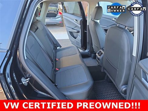 Used 2025 Volkswagen Taos SE image 19