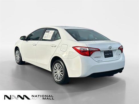 Used 2015 Toyota Corolla LE image 3