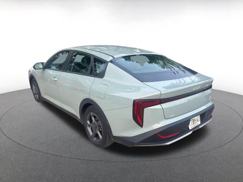 Used 2025 Kia K4 LXS image 4