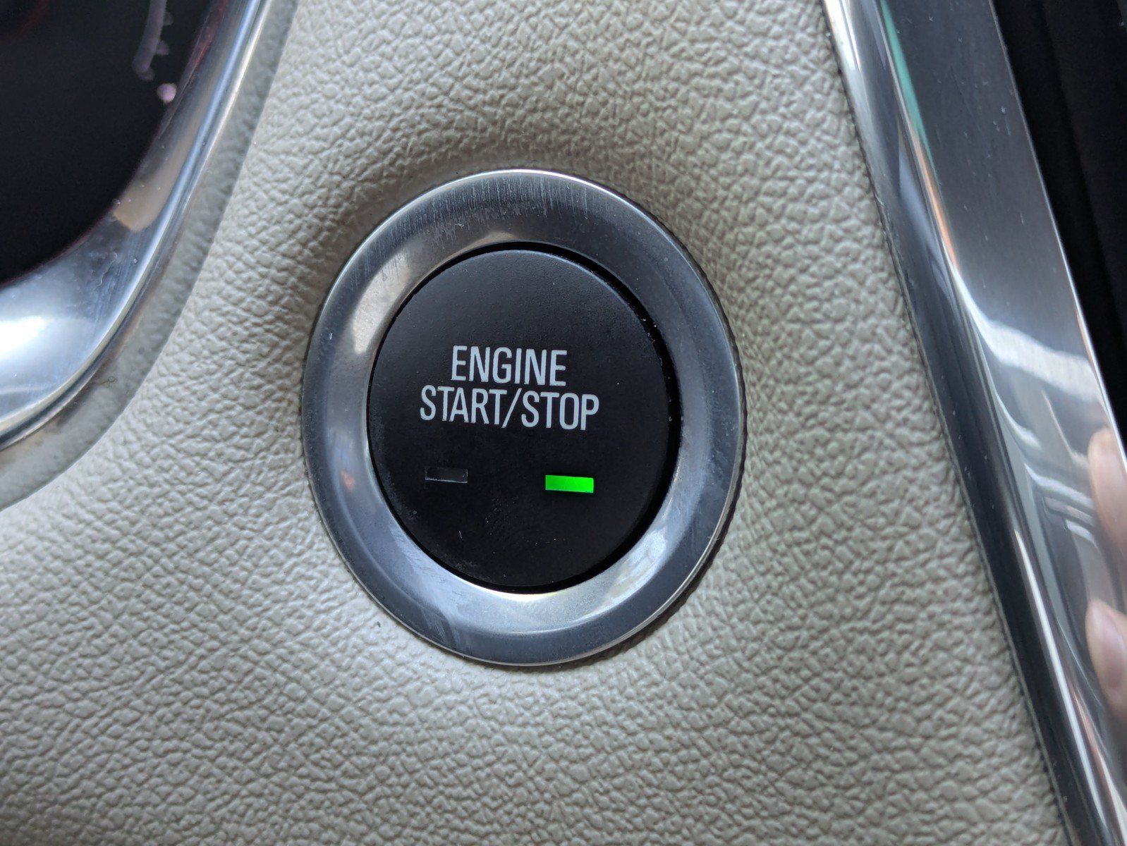 Used 2023 Chevrolet Traverse LS FWD image 25