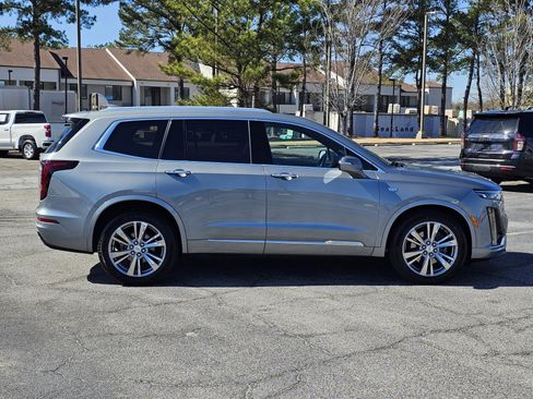 Used 2023 Cadillac XT6 Premium Luxury image 8