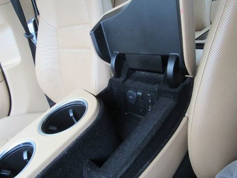 Used 2019 Porsche Panamera 4 image 51