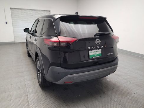 Used 2023 Nissan Rogue SV image 6