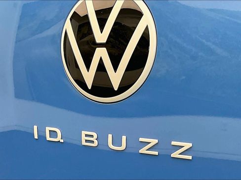 Used 2025 Volkswagen ID. Buzz 1st Edition image 33
