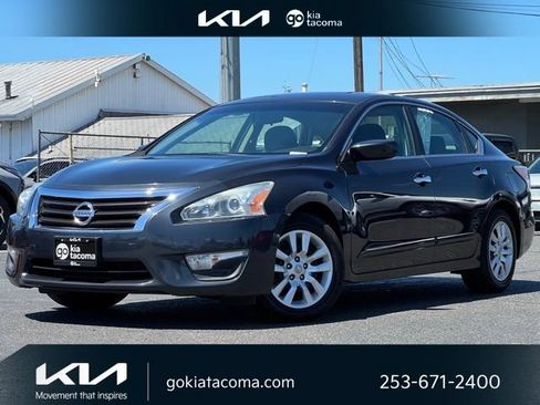 Used 2014 Nissan Altima 2.5 S w/ Display Audio Package FWD image 1