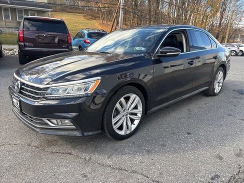 Used 2018 Volkswagen Passat 2.0T SE image 3