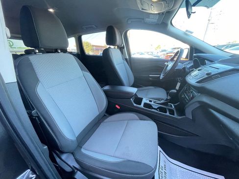 Used 2017 Ford Escape SE FWD image 13