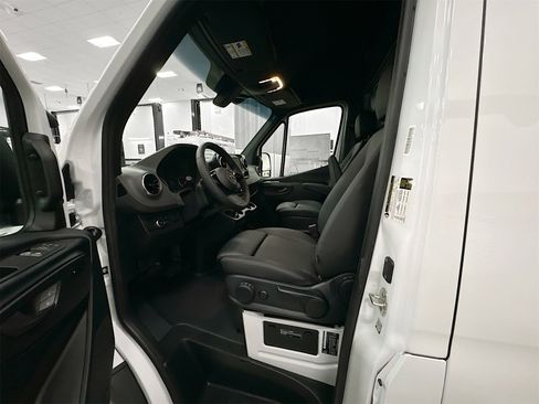 New 2025 Mercedes-Benz Sprinter 3500 image 22