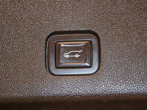 Used 2020 Cadillac XT6 Premium Luxury image 17