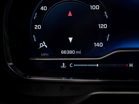 Used 2023 Chevrolet Suburban LT RWD image 16