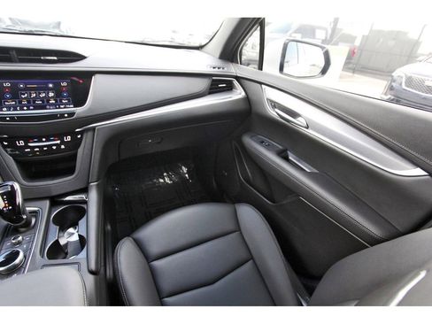 Certified 2025 Cadillac XT5 Luxury image 10