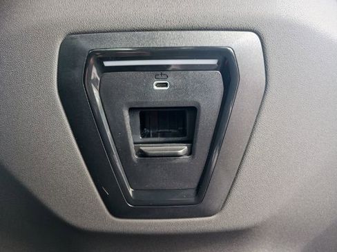 New 2024 BMW i5 eDrive40i w/ Convenience Package image 15