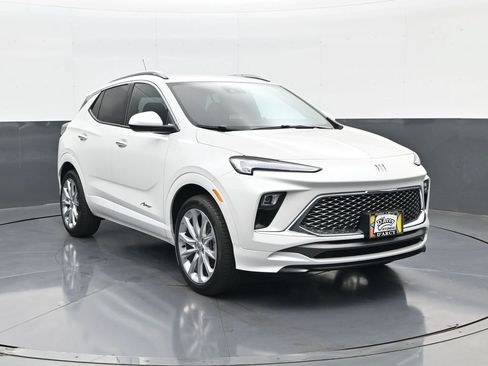 Used 2024 Buick Encore GX Avenir w/ Avenir Convenience Package AWD/4WD image 4