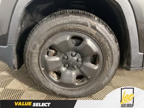 Used 2016 Jeep Cherokee Sport AWD/4WD image 23