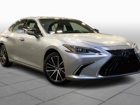 Used 2025 Lexus ES 300h w/ Premium Package image 2