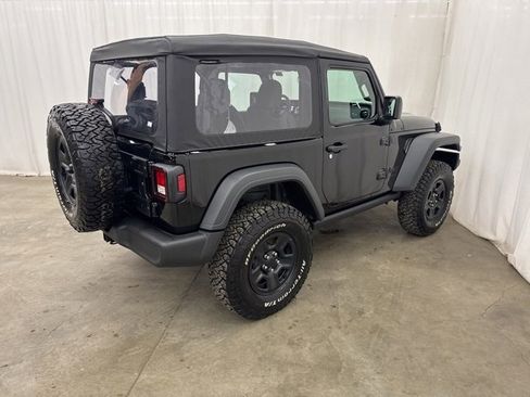 Used 2025 Jeep Wrangler Sport image 18