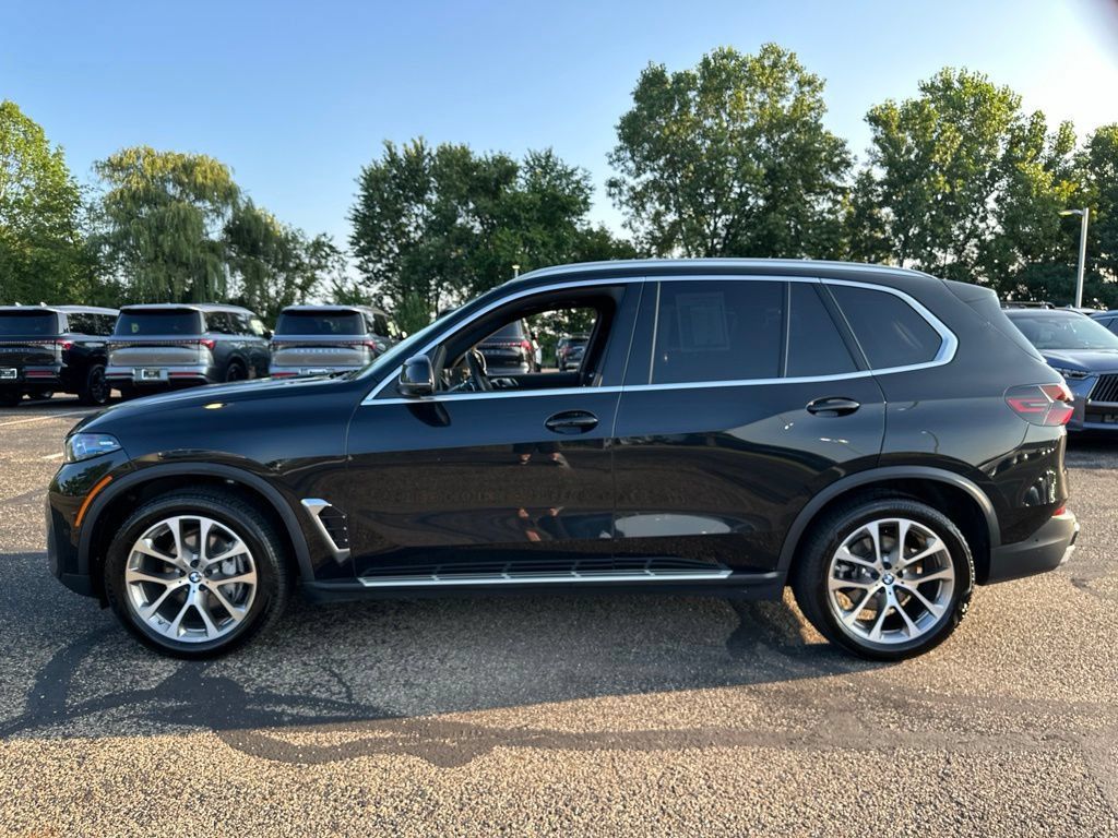 Used 2026 BMW X5 xDrive40i AWD/4WD image 9