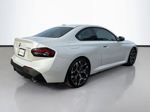 Used 2025 BMW 230i Coupe image 3
