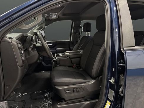 Used 2023 Chevrolet Silverado 2500 Custom w/ Custom Value Package image 4