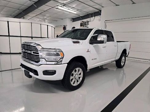Used 2023 RAM 2500 Laramie AWD/4WD image 3