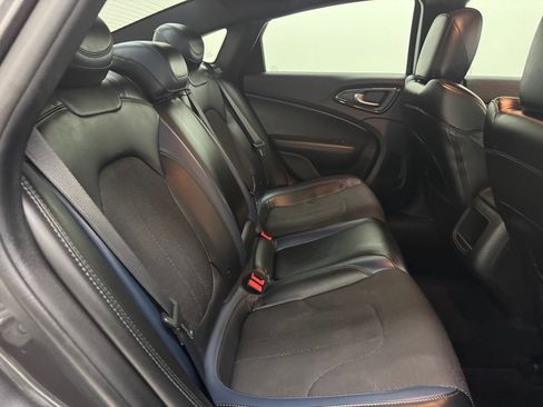 Used 2015 Chrysler 200 S FWD image 17