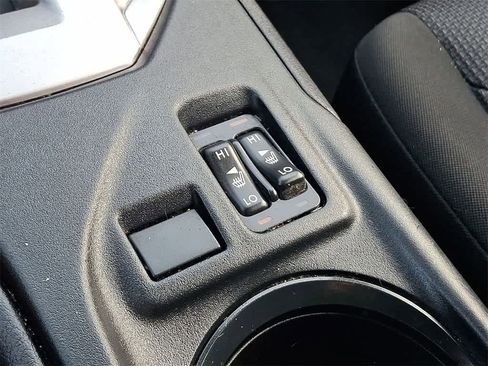 Used 2019 Subaru Impreza 2.0i Premium image 19