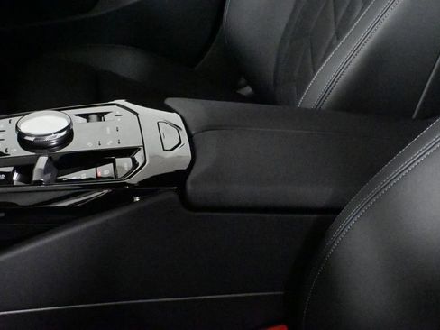 Used 2026 BMW 530i xDrive w/ Premium Package image 27