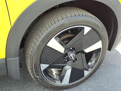 Used 2025 Nissan Kicks SR image 18