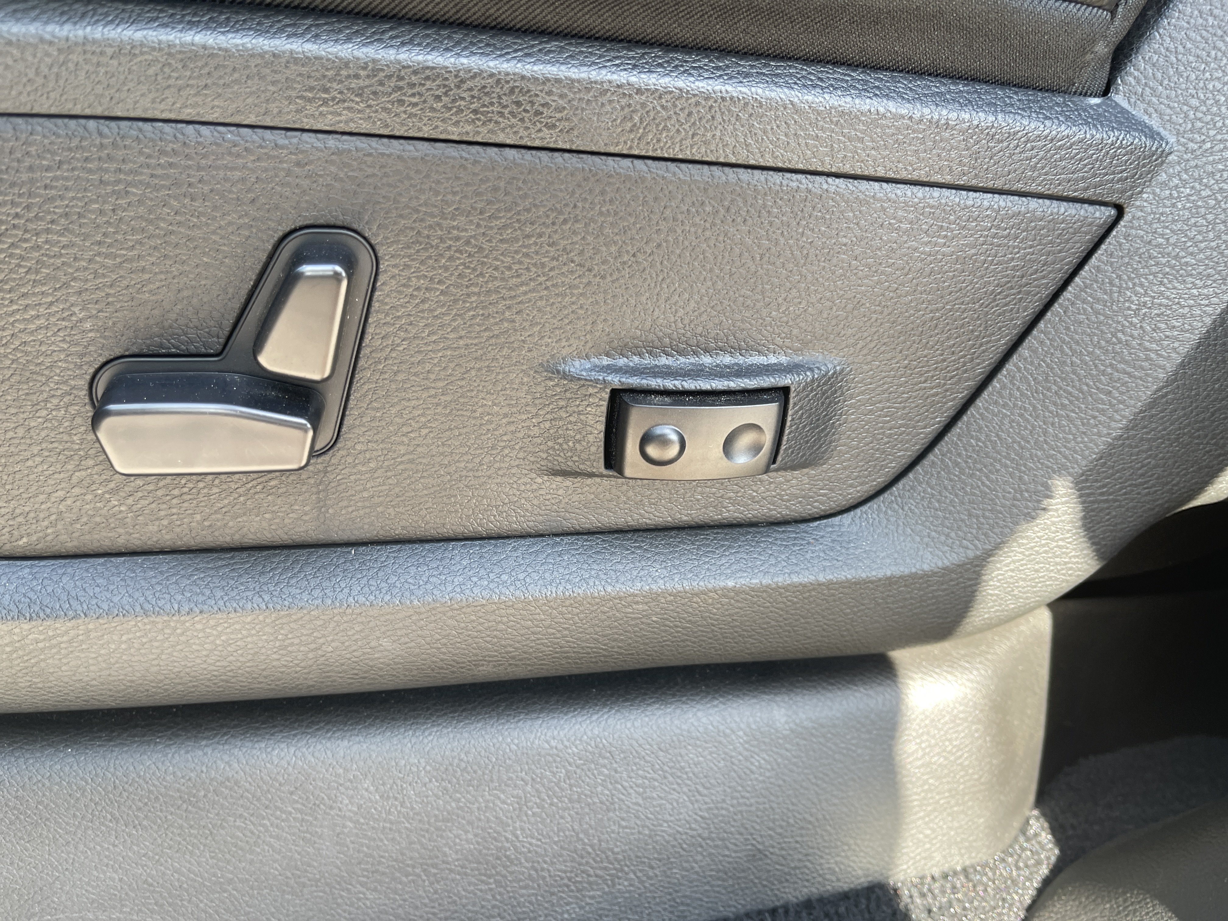 Used 2024 RAM 2500 Limited AWD/4WD image 36
