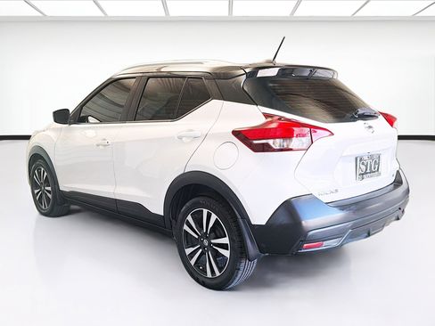 Used 2019 Nissan Kicks SV FWD image 6