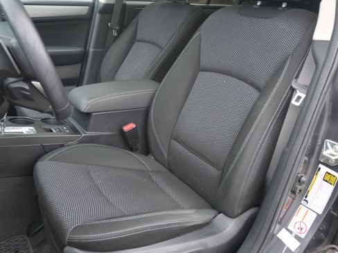 Used 2019 Subaru Outback 2.5i Premium image 16