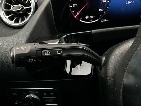 Used 2025 Mercedes-Benz GLA 250 image 39