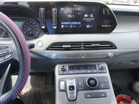 Used 2022 Hyundai Palisade SEL w/ Convenience Package image 8