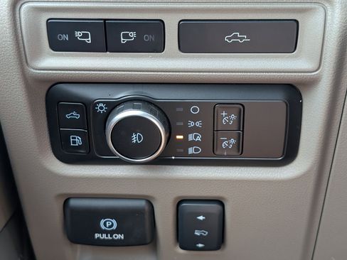 Used 2024 Ford F150 Platinum w/ Equipment Group 703A Plus AWD/4WD image 28