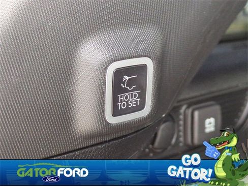 Used 2023 Jeep Grand Cherokee Altitude image 13