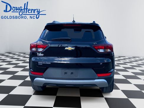 Used 2023 Chevrolet TrailBlazer LT AWD/4WD image 4