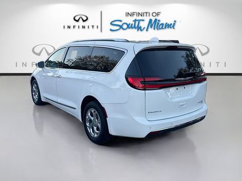 Used 2021 Chrysler Pacifica Limited image 5