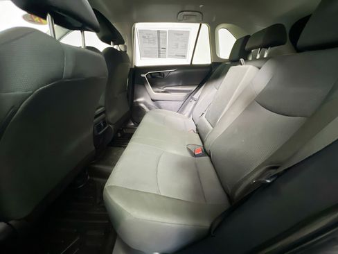 Used 2022 Toyota RAV4 LE FWD image 27