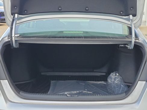 Used 2024 Honda Accord LX image 9