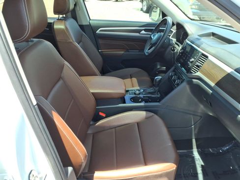 Certified 2023 Volkswagen Atlas SE w/ Panoramic Sunroof Package AWD/4WD image 11