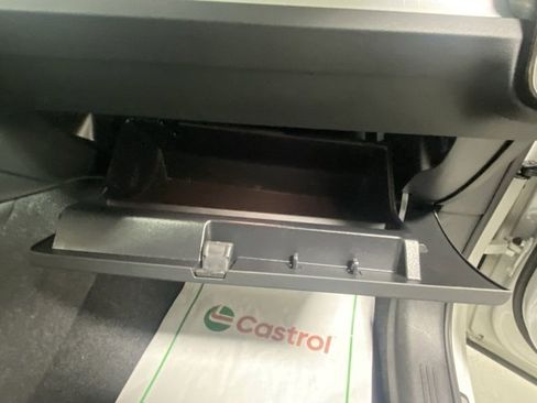 Used 2025 Volvo XC40 B5 Core image 26