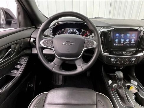 Used 2023 Chevrolet Traverse Premier w/ Redline Edition AWD/4WD image 5