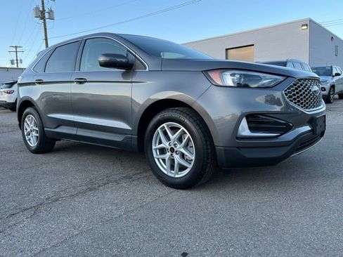 Used 2024 Ford Edge SEL image 7