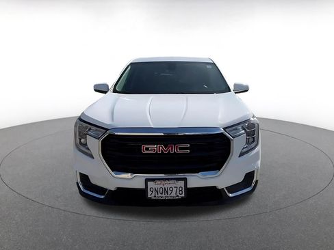 Used 2024 GMC Terrain SLE FWD image 4