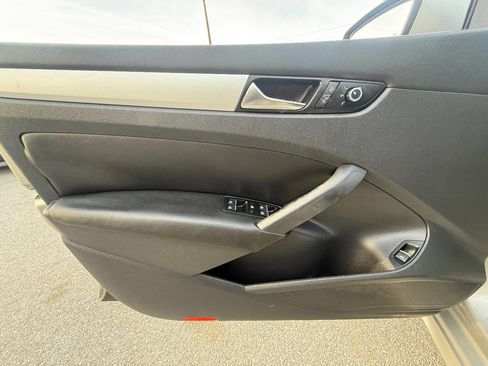 Used 2013 Volkswagen Passat 2.5 SE image 13