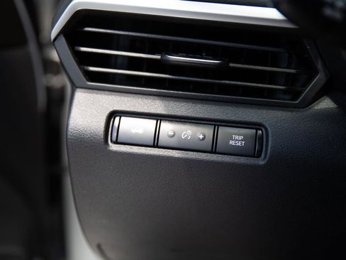 Used 2022 Nissan Altima 2.5 SR AWD/4WD image 16