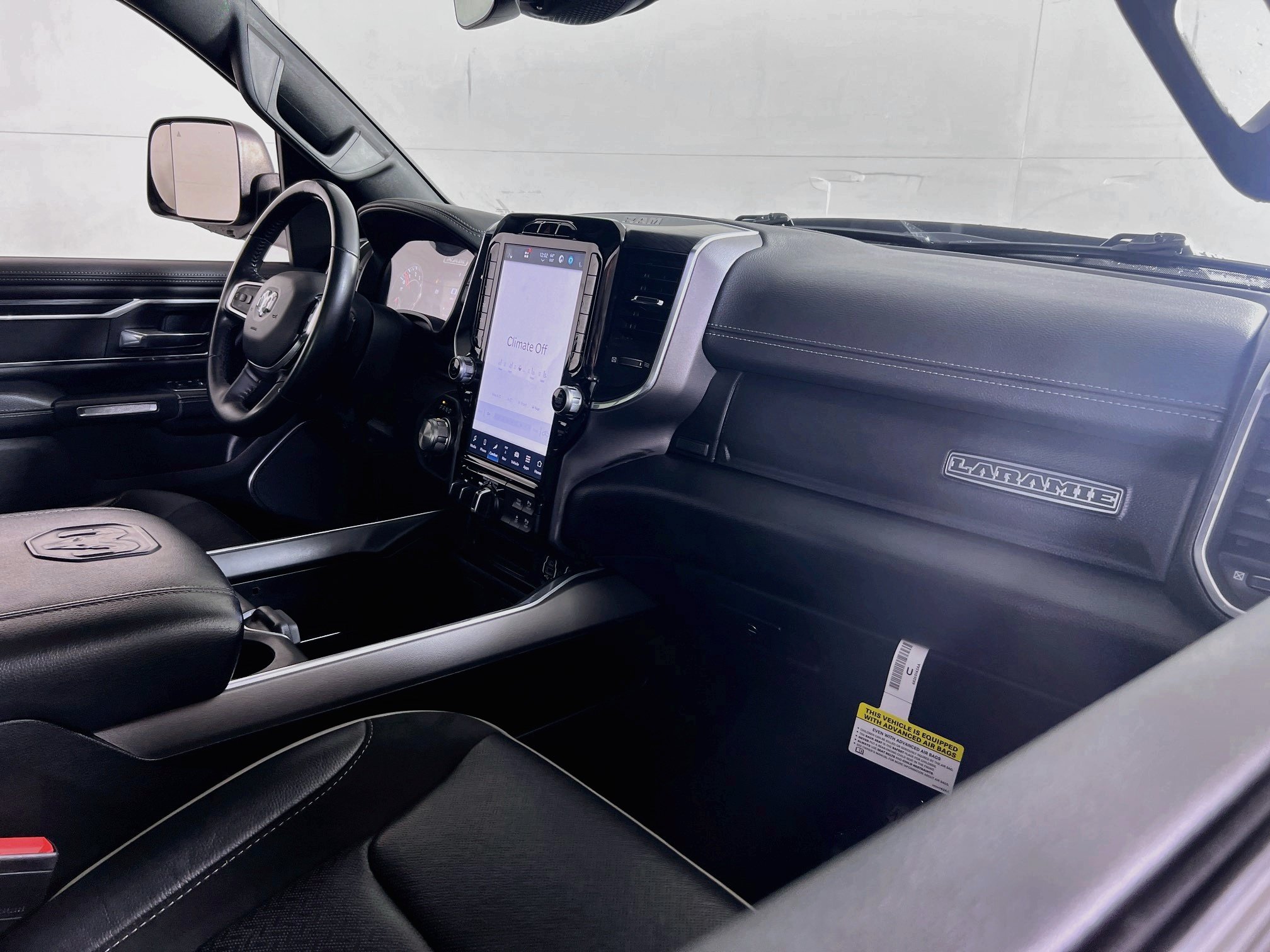 Used 2023 RAM 1500 Laramie AWD/4WD image 29