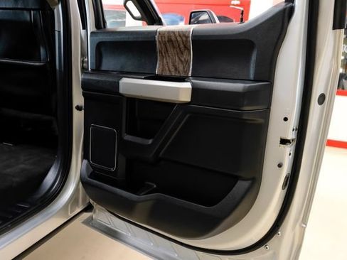 Used 2017 Ford F250 Lariat w/ Lariat Value Package AWD/4WD image 51
