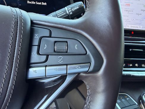 Certified 2022 Cadillac Escalade Premium Luxury Platinum image 32