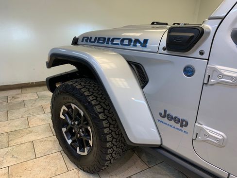 Used 2024 Jeep Wrangler Unlimited Rubicon 4xe AWD/4WD image 2